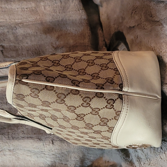 GUCCI BRITT  Signature GG  Tote Purse handbag - Picture 3 of 16